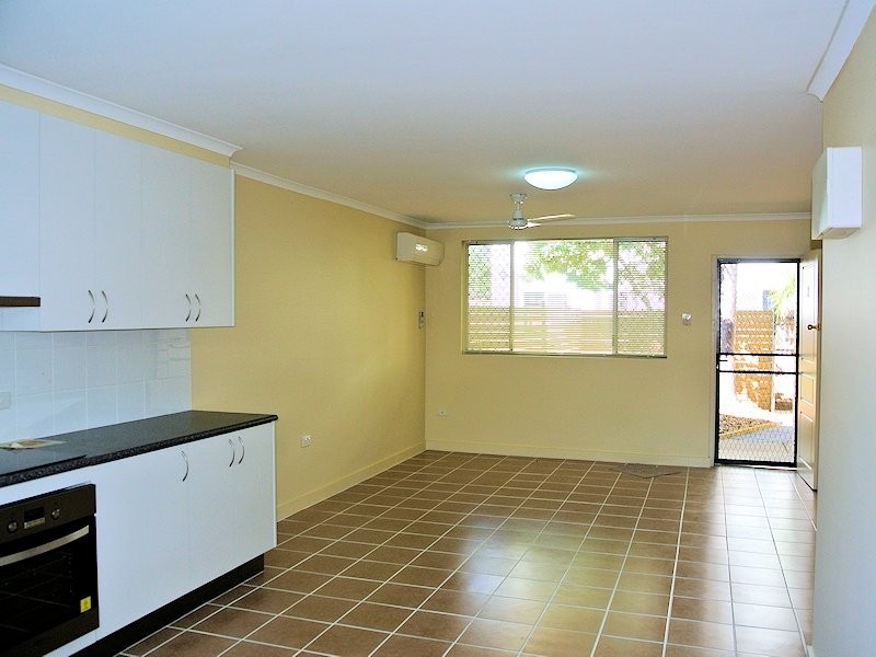Unit 2 /17 Granville Street, Pimlico QLD 4812