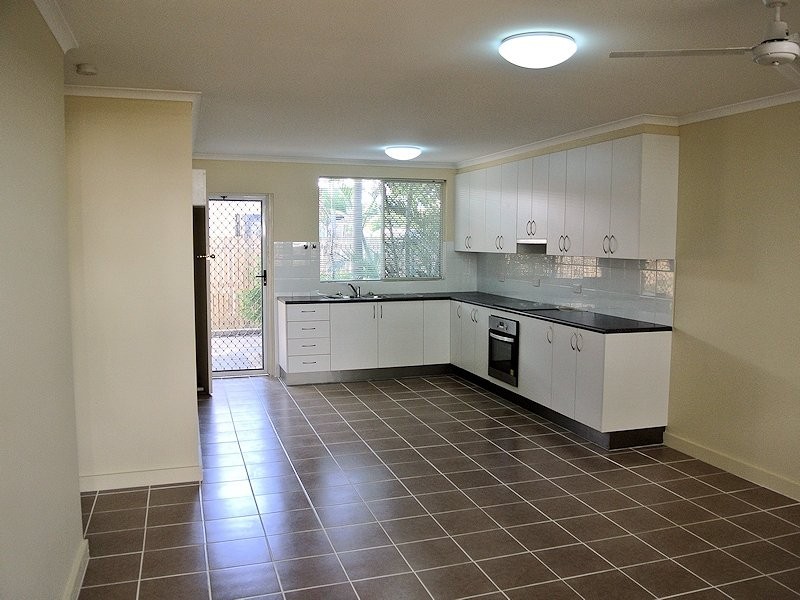 Unit 2 /17 Granville Street, Pimlico QLD 4812
