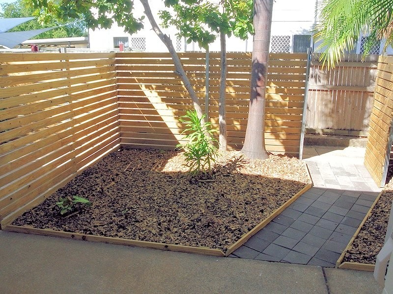 Unit 2 /17 Granville Street, Pimlico QLD 4812