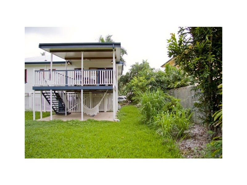 70 Norris Street, Hermit Park QLD 4812