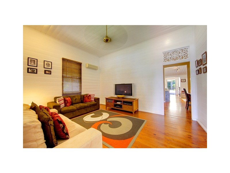 11 Garrick Street, West End QLD 4810