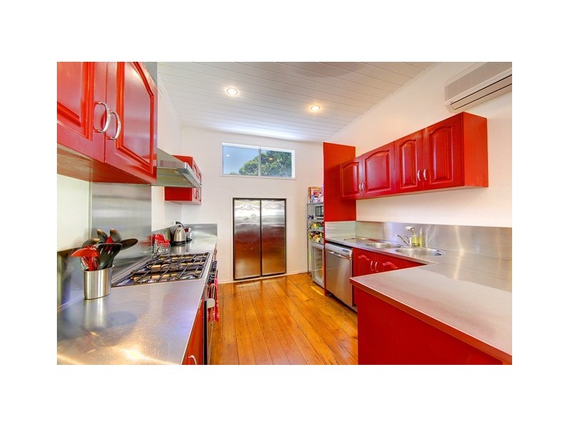 11 Garrick Street, West End QLD 4810