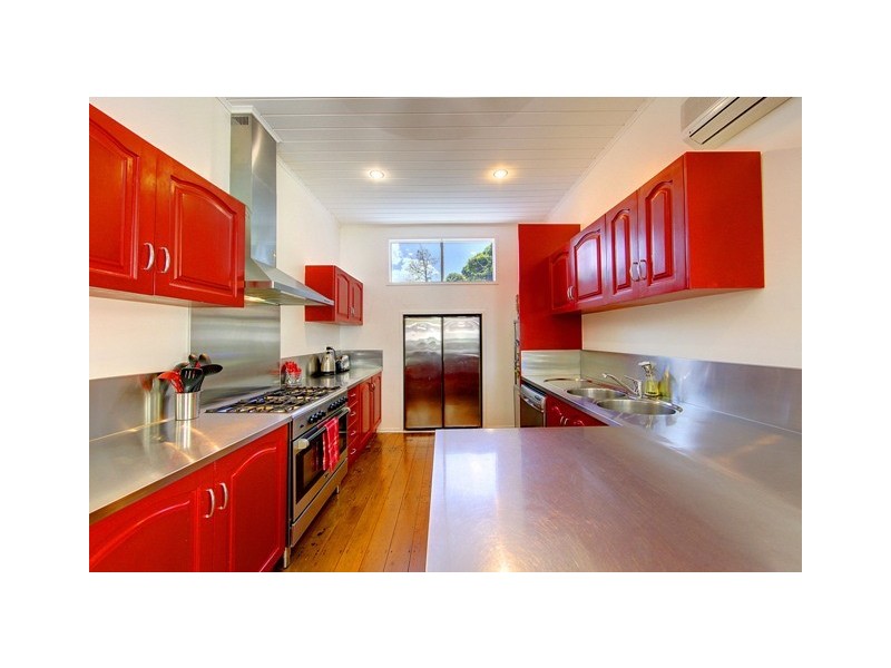 11 Garrick Street, West End QLD 4810