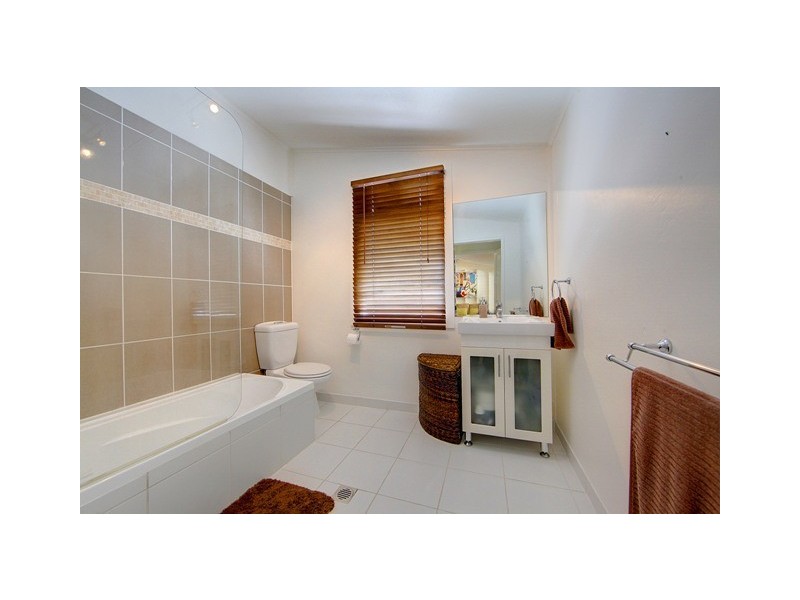 11 Garrick Street, West End QLD 4810