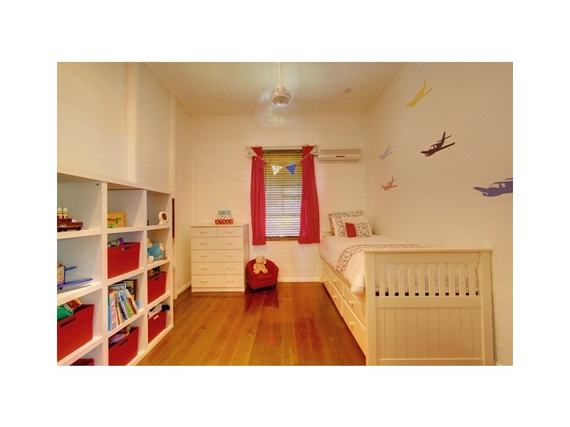 11 Garrick Street, West End QLD 4810