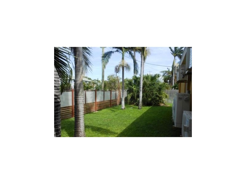 1/13 McKinley, North Ward QLD 4810