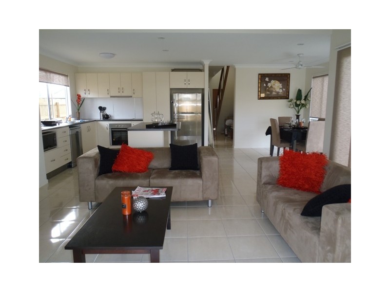 7 Balladonia Avenue, Mount Low QLD 4818