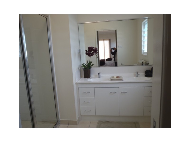 7 Balladonia Avenue, Mount Low QLD 4818