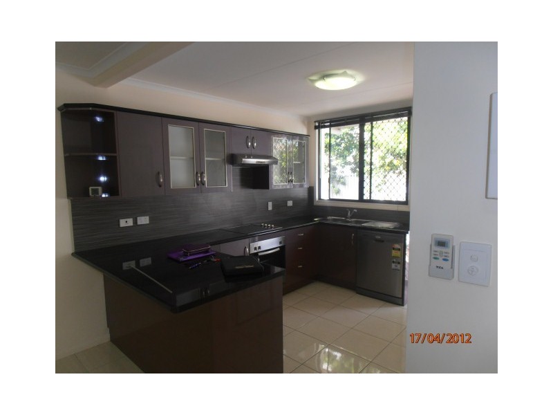 2/21 Warburton Street, North Ward QLD 4810