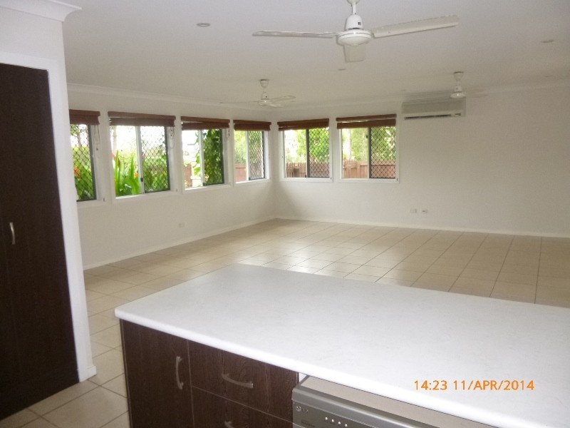 2 MORETON ASH DRIVE, Douglas QLD 4814