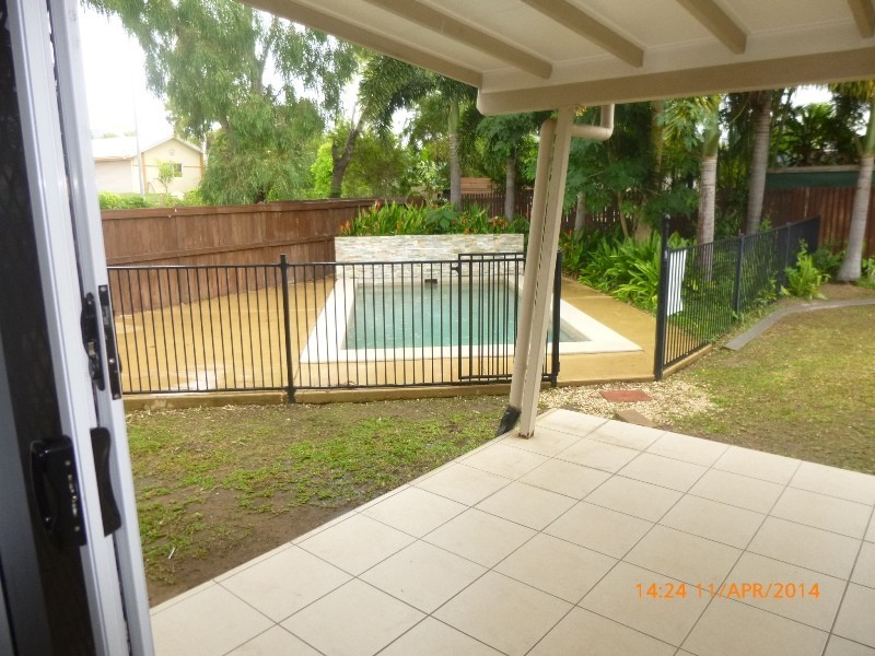 2 MORETON ASH DRIVE, Douglas QLD 4814