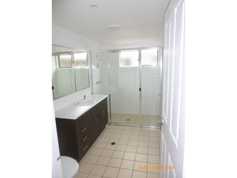 2 MORETON ASH DRIVE, Douglas QLD 4814