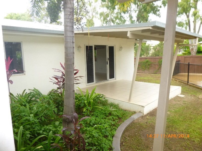 2 MORETON ASH DRIVE, Douglas QLD 4814