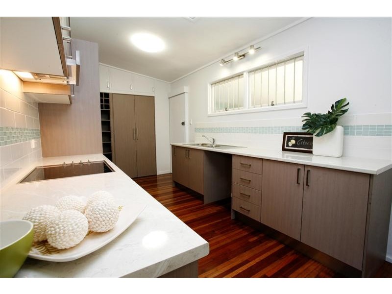 28 Poinciana Street, Cranbrook QLD 4814