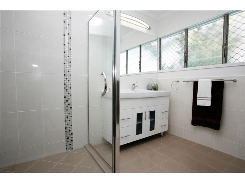 28 Poinciana Street, Cranbrook QLD 4814