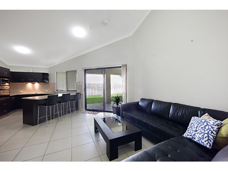 8 Browning Street, Mount Louisa QLD 4814