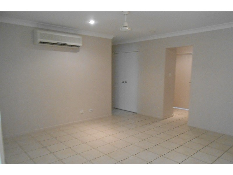 10 Seabrook Circuit, Bushland Beach QLD 4818