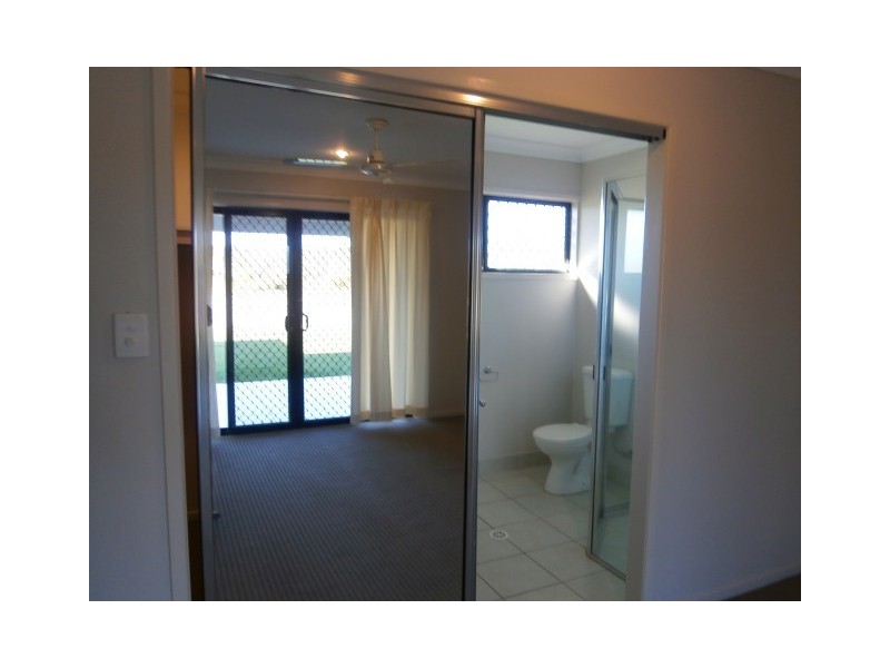 10 Seabrook Circuit, Bushland Beach QLD 4818