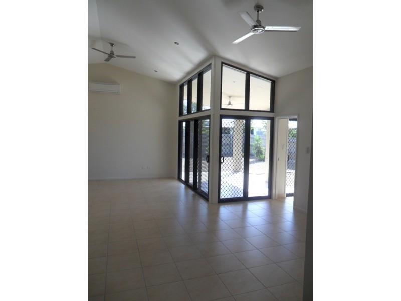 5 Rangeleigh Court, Mount Louisa QLD 4814