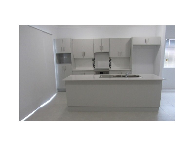 14 Barratonia Way, Mount Low QLD 4818