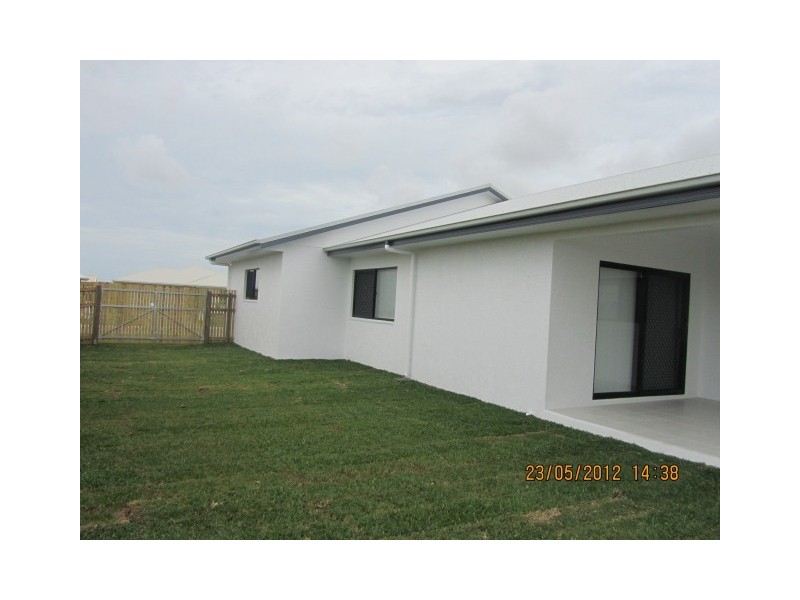 14 Barratonia Way, Mount Low QLD 4818