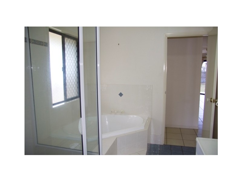 7 Black Braes Court, Mount Louisa QLD 4814