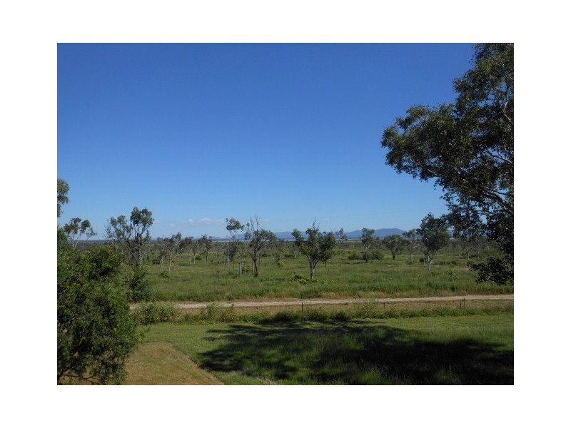 B Valley Road, Oak Valley QLD 4811