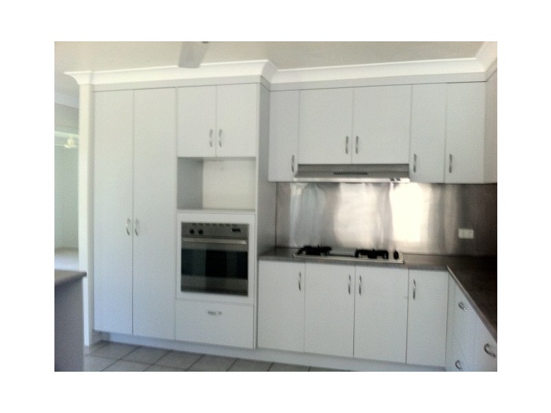 B Valley Road, Oak Valley QLD 4811