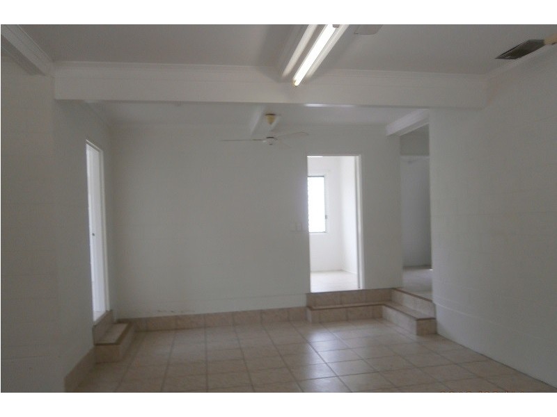 74 Ninth Avenue, Railway Estate QLD 4810