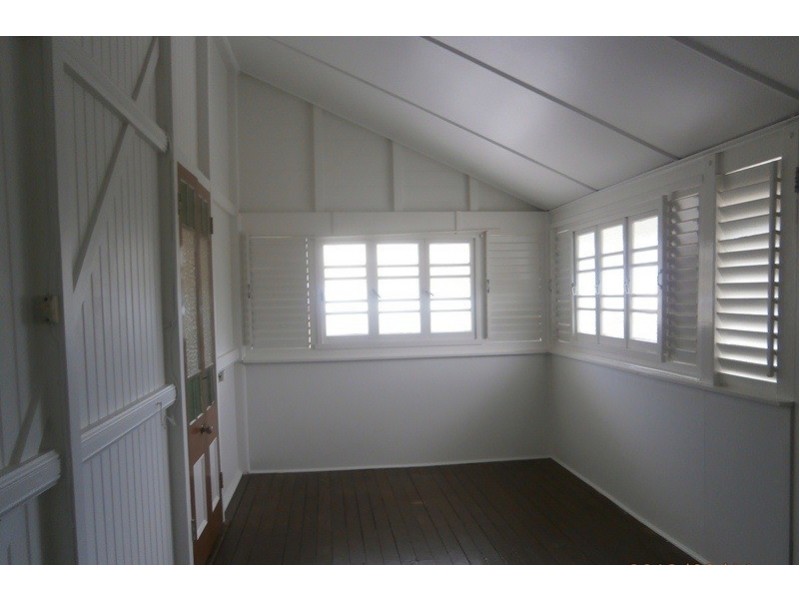 74 Ninth Avenue, Railway Estate QLD 4810