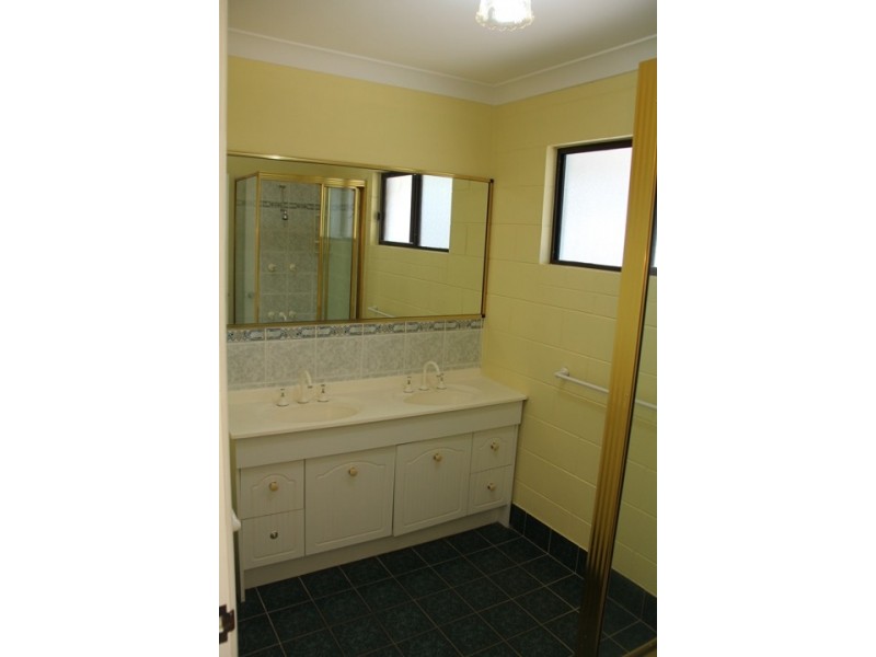 14 Tait Street, Kelso QLD 4815