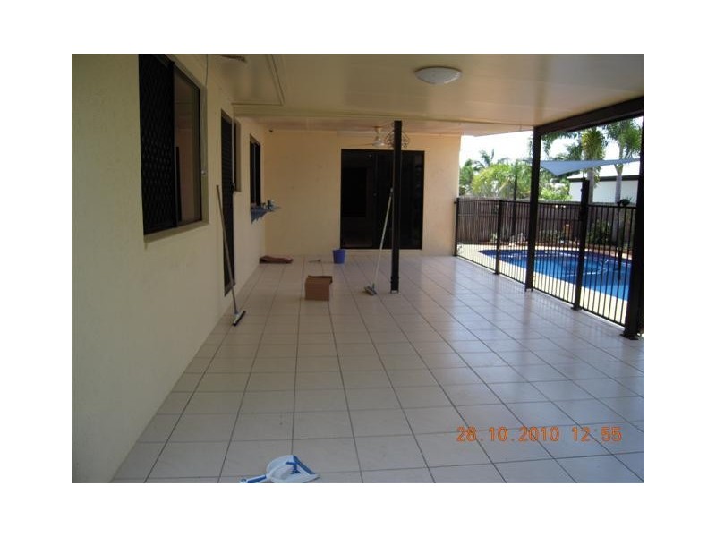 2 Buller Close, Mount Louisa QLD 4814