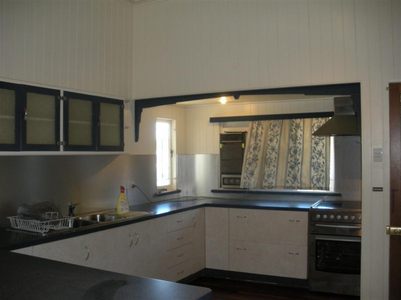 10 Sycamore Street, Pimlico QLD 4812