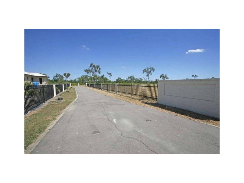 19 South Beck Drive, Rasmussen QLD 4815