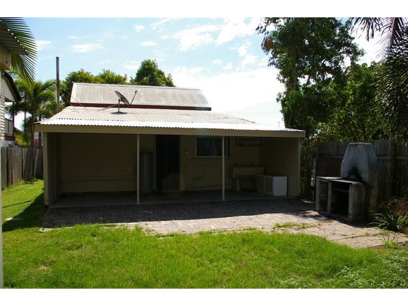 33 Perkins Street, South Townsville QLD 4810
