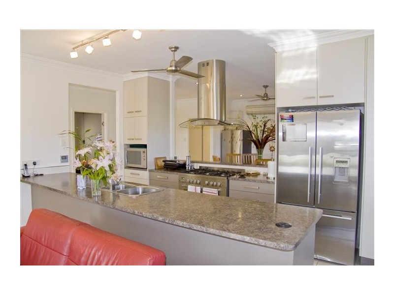 32 Springbrook Parade, ‘Fairfield Waters’, Idalia QLD 4811