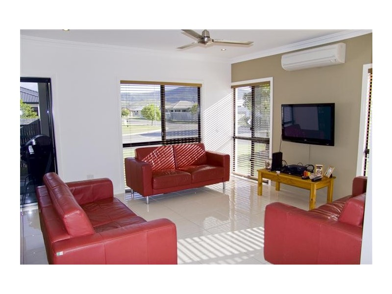 32 Springbrook Parade, ‘Fairfield Waters’, Idalia QLD 4811