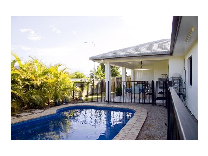 32 Springbrook Parade, ‘Fairfield Waters’, Idalia QLD 4811