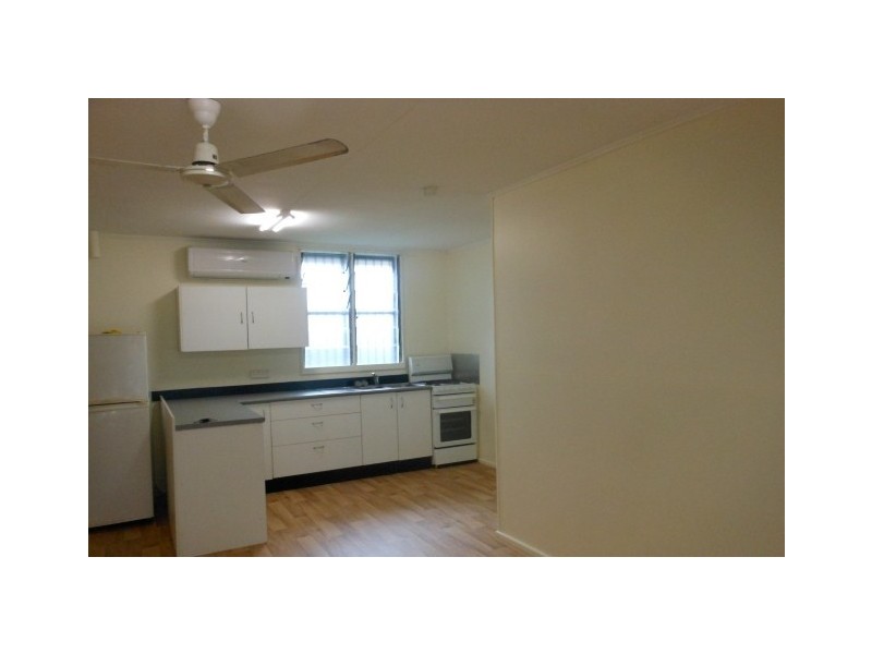 2/28 Grosvenor Street, Pimlico QLD 4812