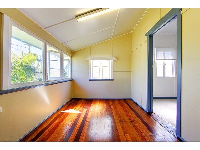 23 Harold Street, West End QLD 4810