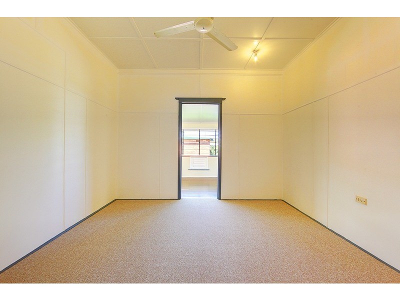 23 Harold Street, West End QLD 4810