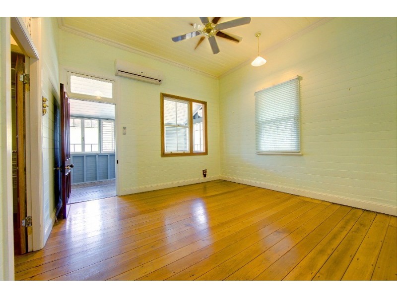 242 Boundary Street, South Townsville QLD 4810