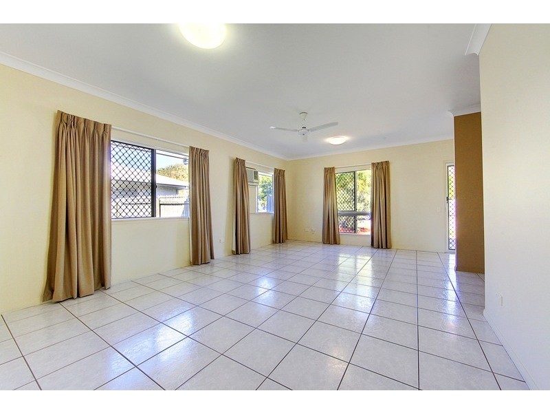 21 Santa Lucia Drive, Mount Louisa QLD 4814