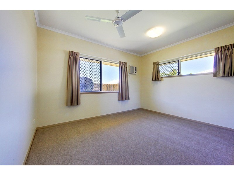 21 Santa Lucia Drive, Mount Louisa QLD 4814