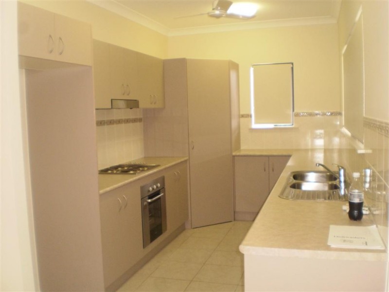 2 Phantom Place, Mount Louisa QLD 4814