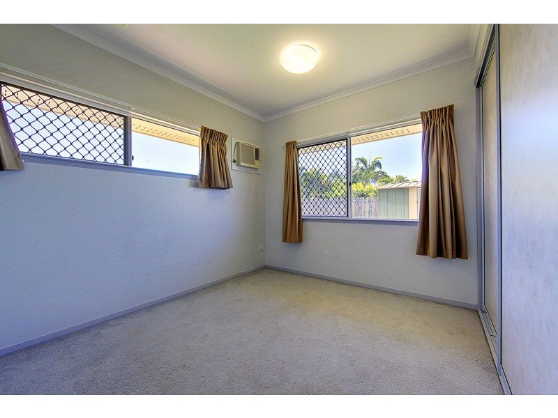 21 SANTA LUCIA DRIVE, Mount Louisa QLD 4814