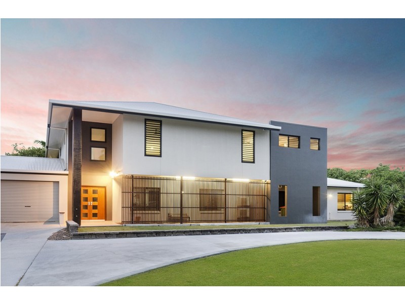 27 Golf Links Drive, Kirwan QLD 4817