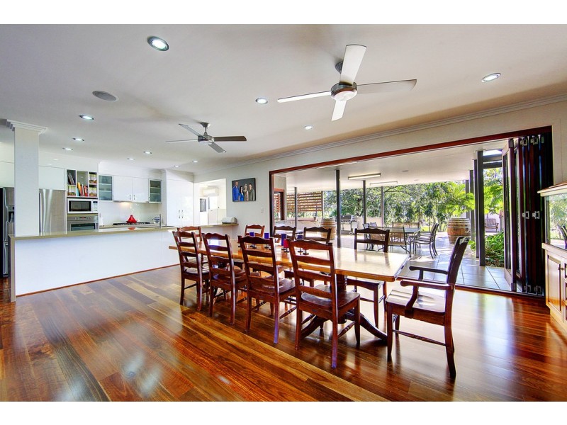 27 Golf Links Drive, Kirwan QLD 4817