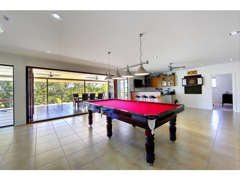 27 Golf Links Drive, Kirwan QLD 4817