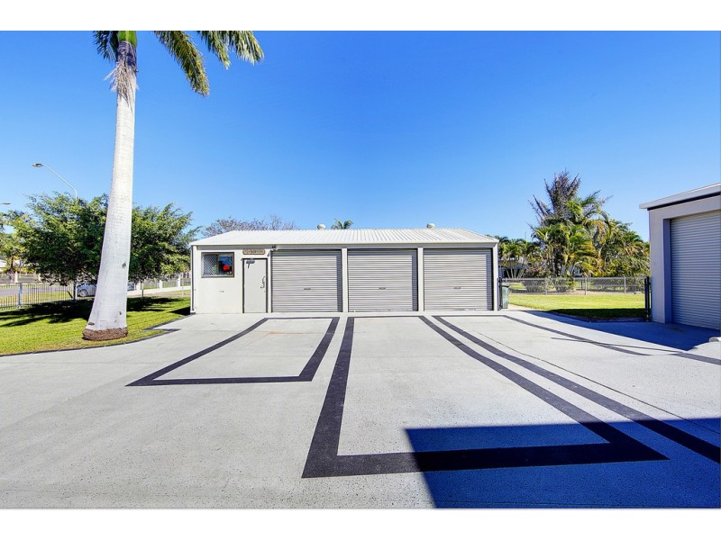 27 Golf Links Drive, Kirwan QLD 4817